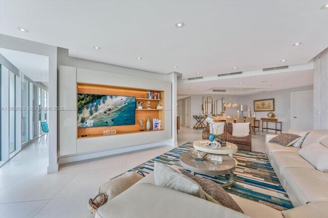 Building Photo - 19955 NE 38th Ct