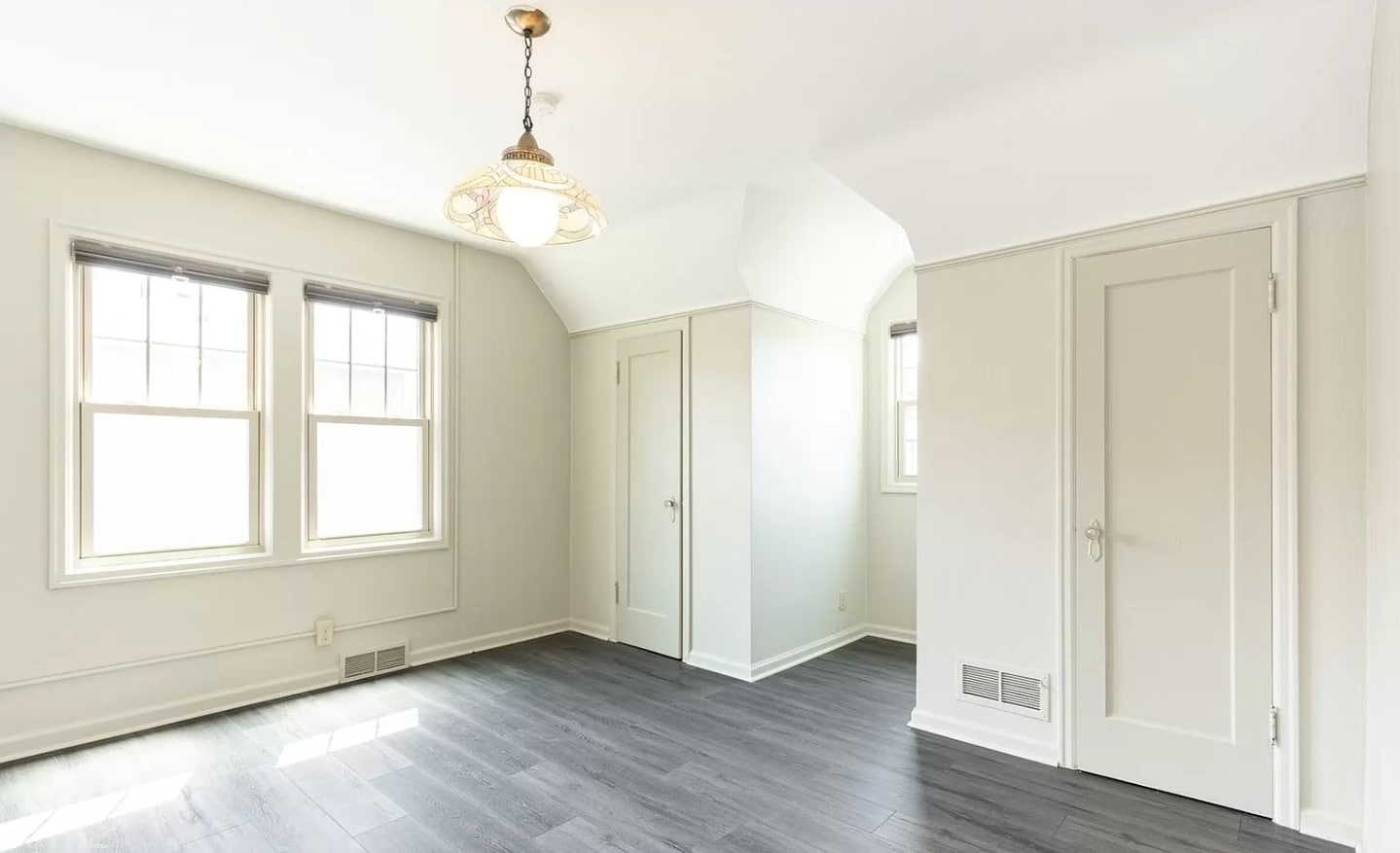 Building Photo - 6613 N Amherst St