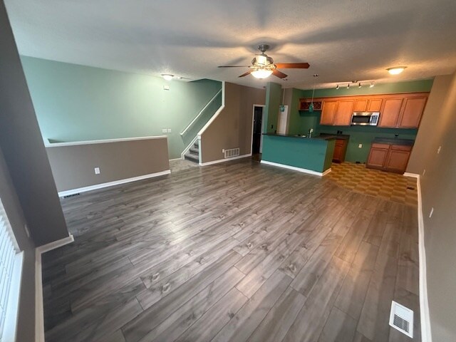 Building Photo - 1210 Chapman Ln