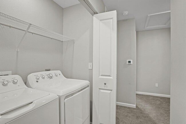 Building Photo - Modern 3/3 Condos with Private Baths & Lux...