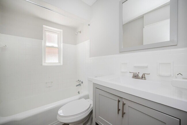 Building Photo - 5828 Ridge Ave