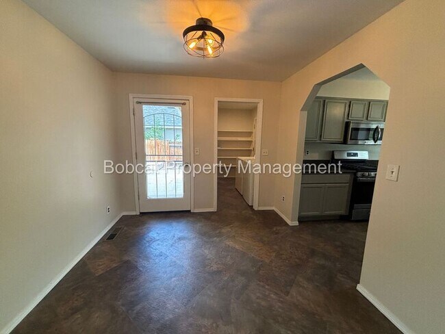 Building Photo - 1650 Walker Dr