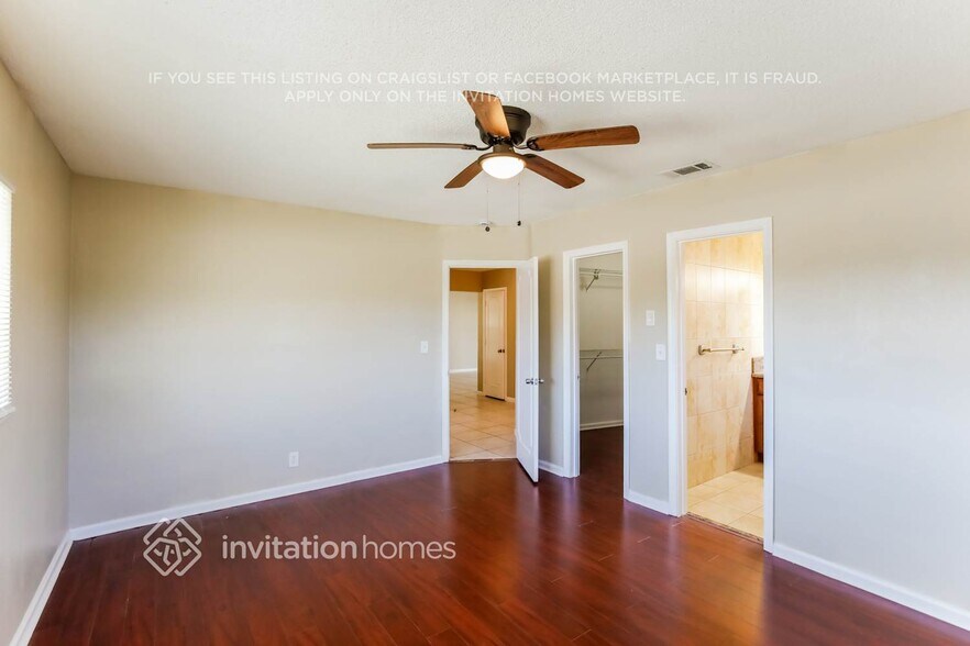 Building Photo - 4030 NW 103rd Dr