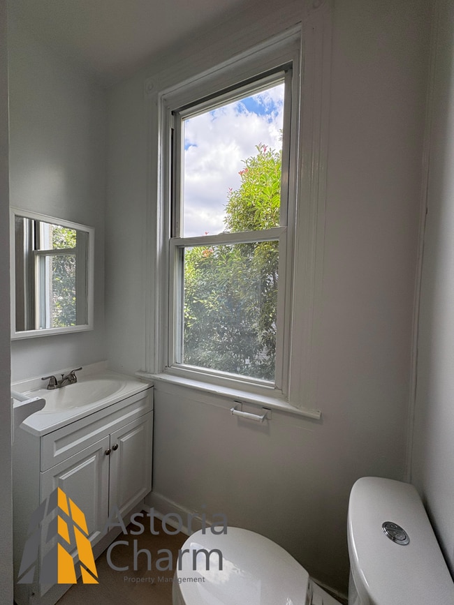 Building Photo - Updated 3-Bedroom Rental with Open Layout ...