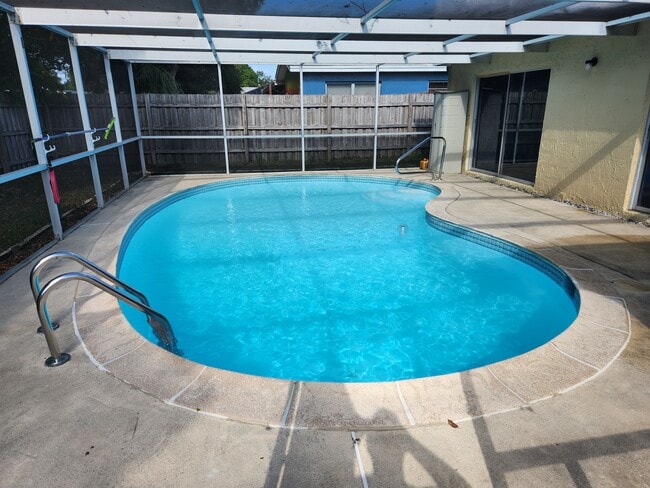 Building Photo - 9837 Marlinton Ln