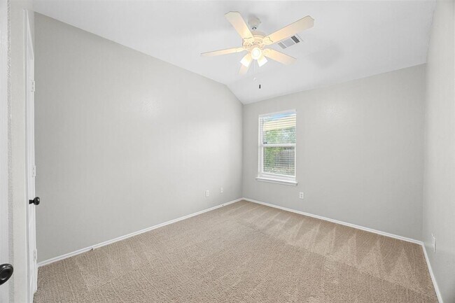 Building Photo - 119 Aguilar Dr