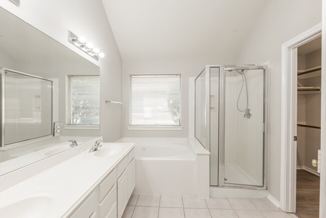 Building Photo - 24502 Drakefield Ct