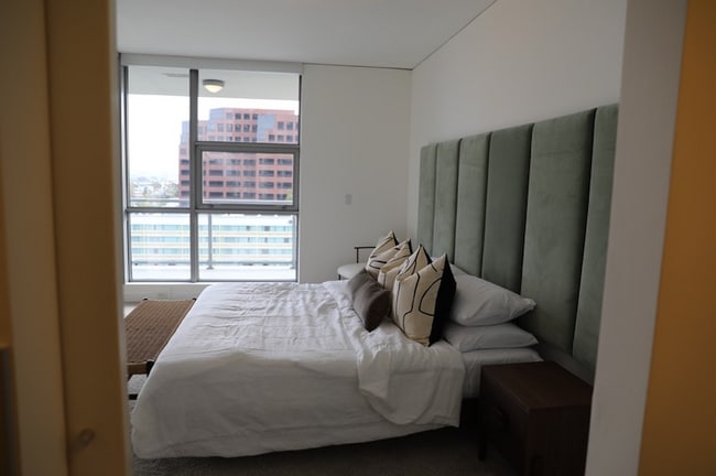 Building Photo - 15 MacArthur Pl