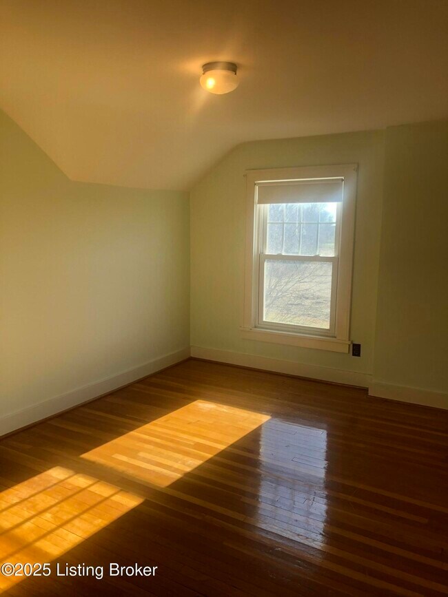 Building Photo - 2167 Eminence