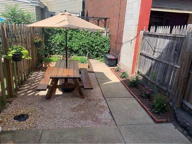 Building Photo - 23 Hays St