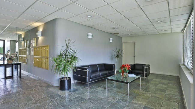 Lobby - 1200 S Corning St