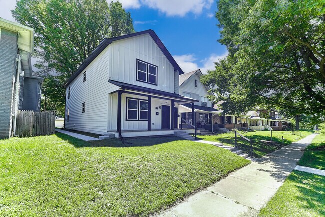 Building Photo - 415 Dequincy St