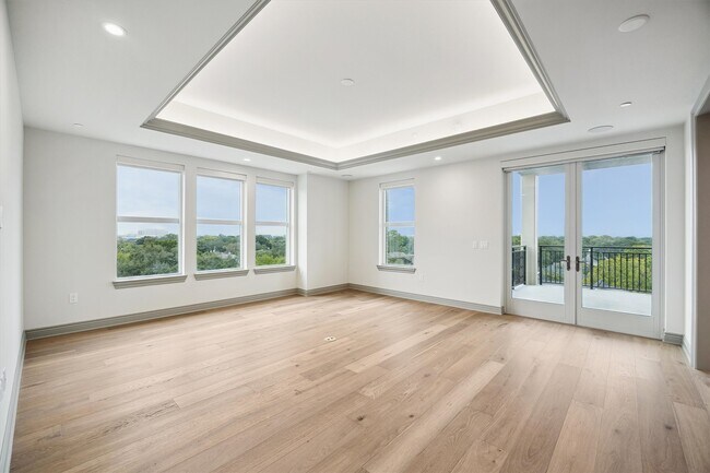 Building Photo - 1717 Bissonnet St