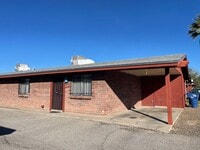 Building Photo - **$500 Off on Move In** Charming 2-Bedroom Duplex!