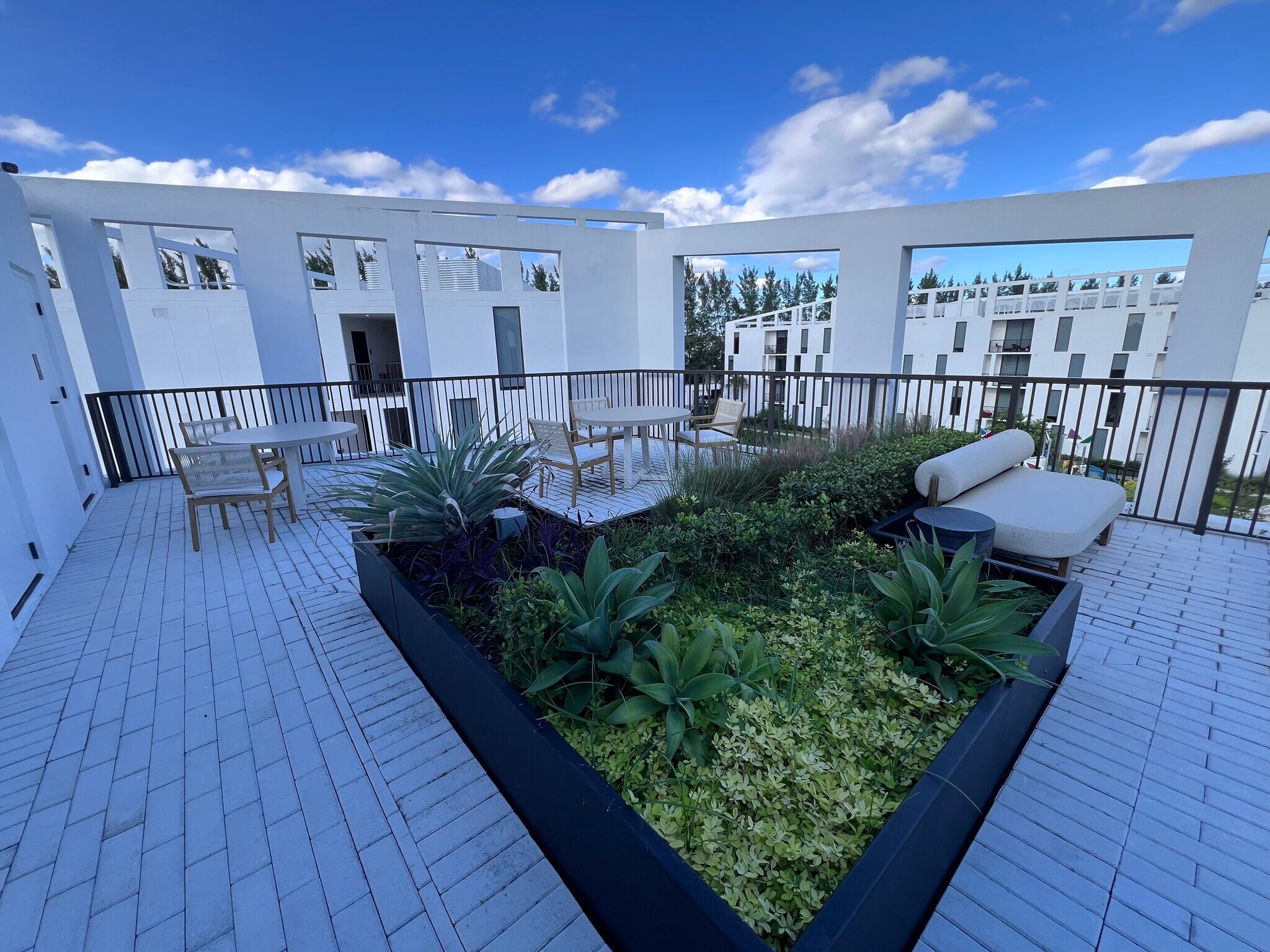 Building Photo - 20510 NW 21st Ave