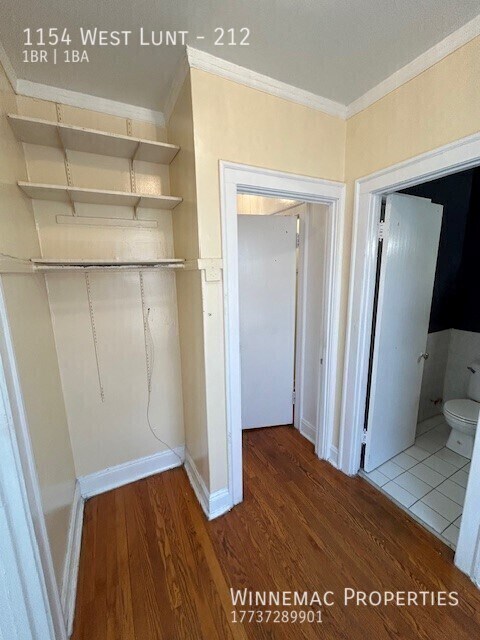 Building Photo - 1154 West Lunt-212