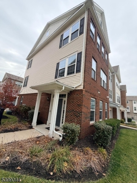 Primary Photo - 101 Truman Dr