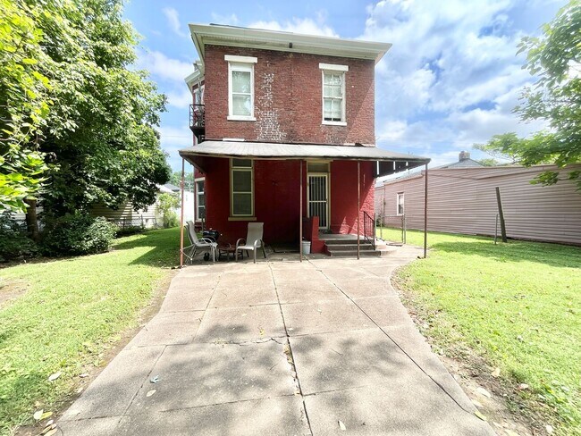Building Photo - 2130 Portland Ave