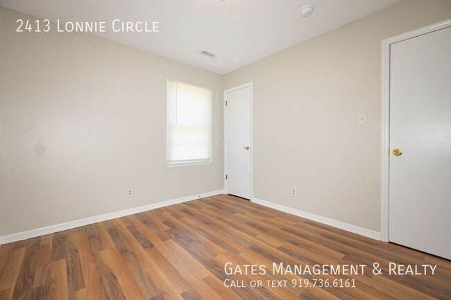 Building Photo - 2413 Lonnie Cir S