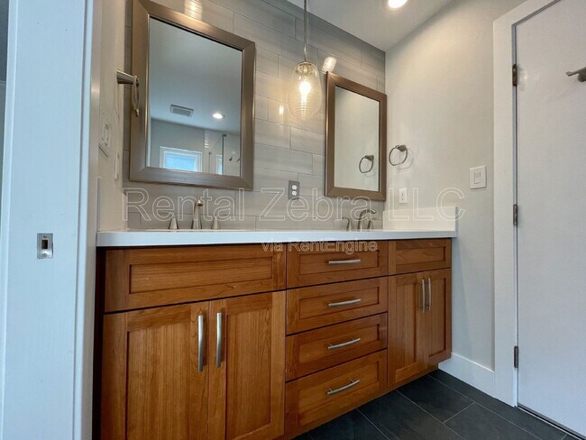 Building Photo - 626 Huntleigh Dr