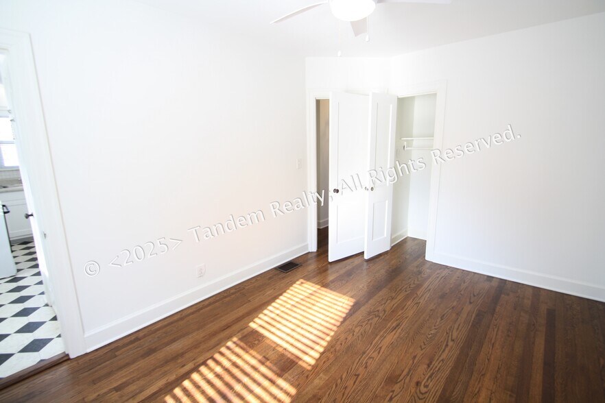 Building Photo - 720 Powers Ave