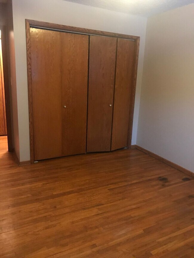 Building Photo - 3 Bedroom, 1.5 Bath - Single Family home in Baxter