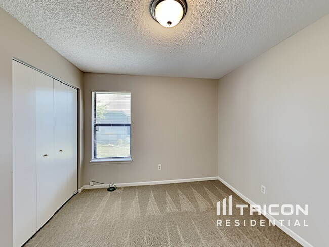 Building Photo - 7827 Pepper Cir E