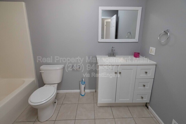 Building Photo - 3354 25th St