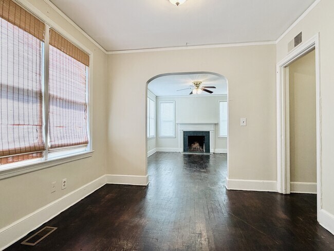 Building Photo - 409 9th St