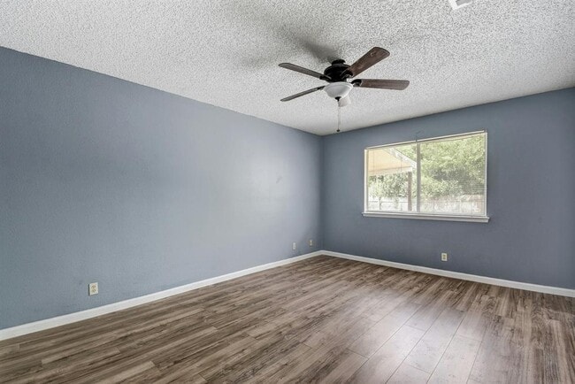 Building Photo - 16908 Ardisia Dr