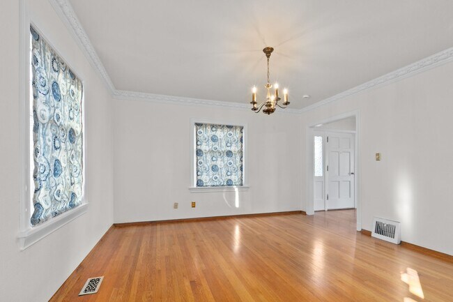 Building Photo - 4Bd/3Ba Seattle House