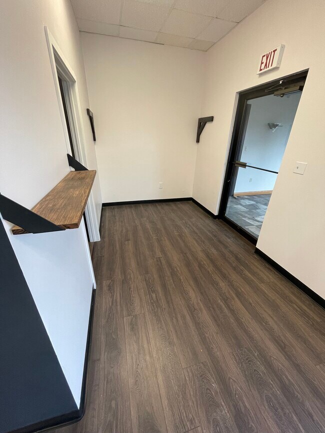 Building Photo - 900 Grand Ave