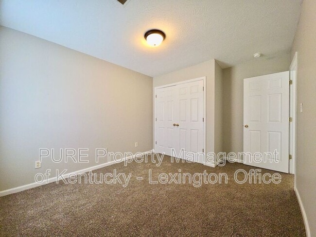 Building Photo - 280 Grinder Ct