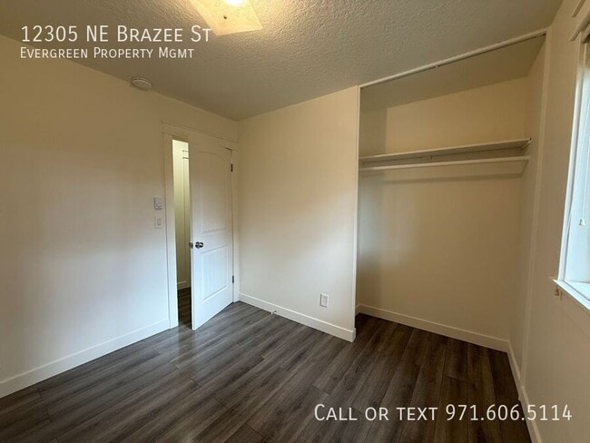 Building Photo - 12305 NE Brazee St