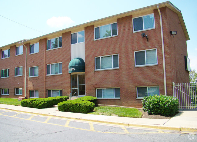 Building Photo - Eastdale Apartments