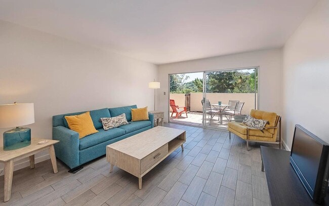 Building Photo - 1066 Miramonte Dr