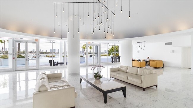 Building Photo - 1000 West Ave