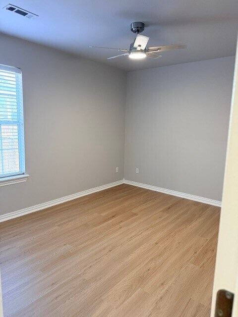 Building Photo - 3967 Buckingham Terrace