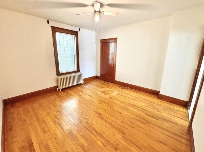 Building Photo - 105 Vale St