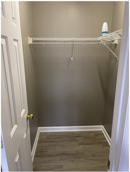 Building Photo - 2441 Bay Harbor Dr