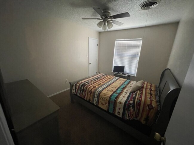 Building Photo - Nice Three Bedroom, 2 Bath home for rent.
