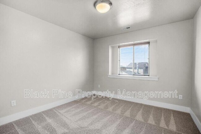 Building Photo - 1764 W Heavy Timber Dr
