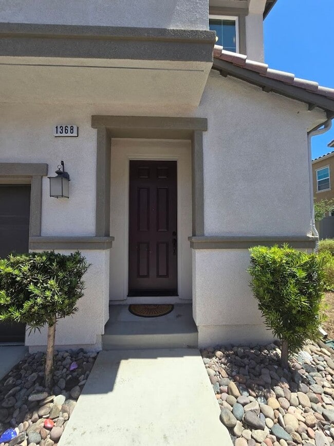 Building Photo - 3-Bedroom Home (1/2 off the first month!!)...