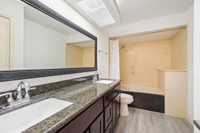 Building Photo - 1823 Mandrill Ln
