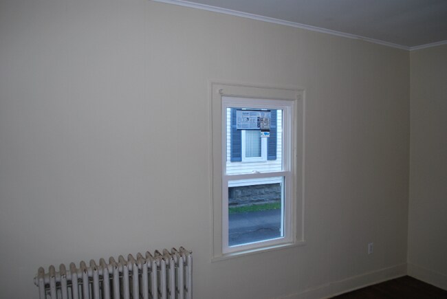 Building Photo - 158 E 2nd St