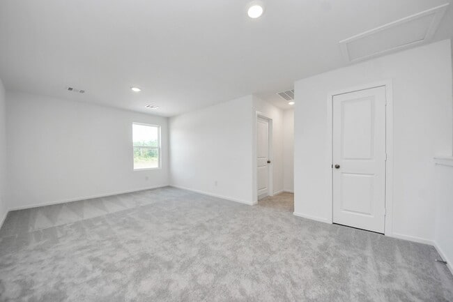 Building Photo - 25524 Roy Rogers Rd