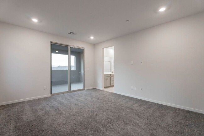 Building Photo - 11620 Desert Hollow Avenue