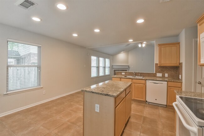 Building Photo - 42 Prairie Oak Dr