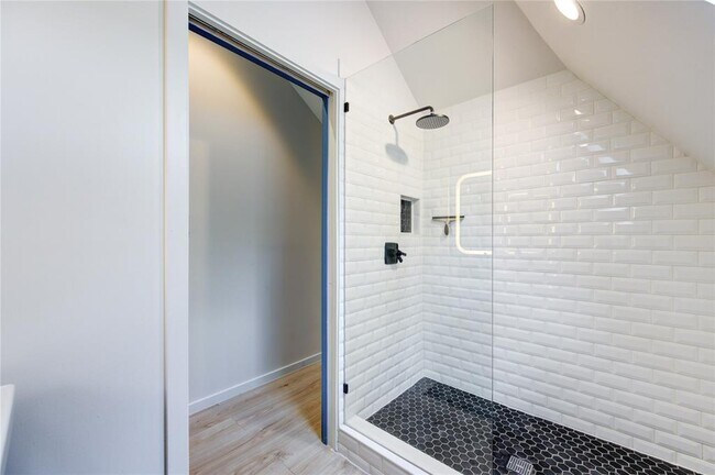 Building Photo - 5222 Summer Snow Dr