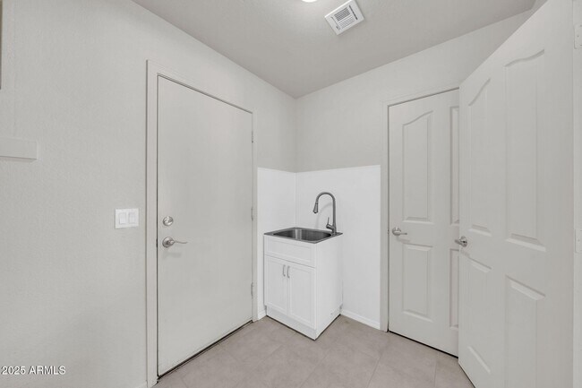 Building Photo - 26234 N 46th St